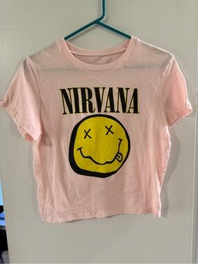 Nirvana Pink women’s ' Graphic fitted Tee size large